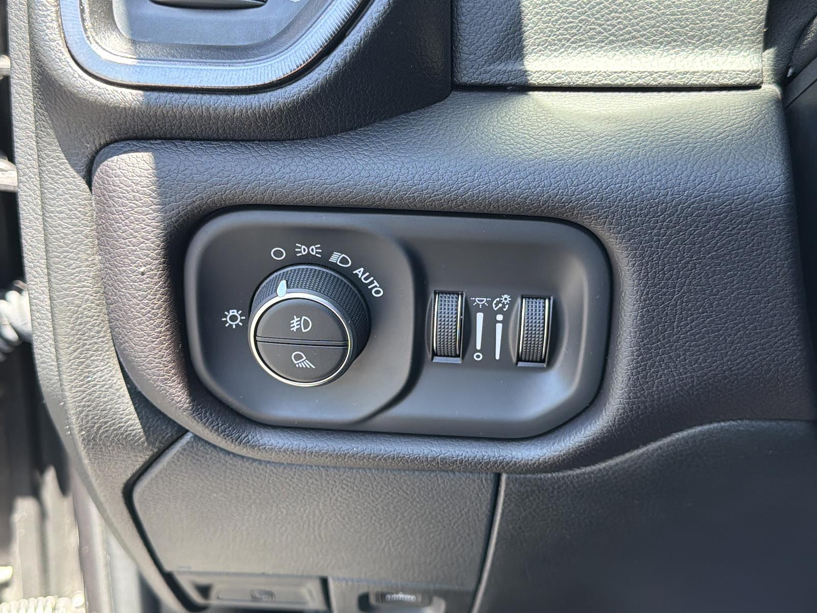 Used 2023 Ram 2500 - photo 34