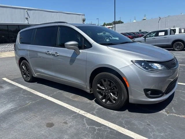 Used 2020 Chrysler Pacifica - photo 5