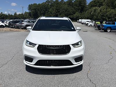 2022 Chrysler Pacifica AWD Minivan for sale #5P52755 - photo 2