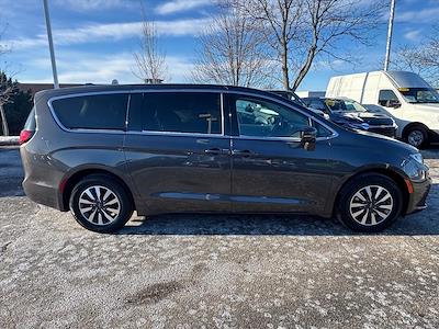 Used 2022 Chrysler Pacifica Touring L Minivan for sale #25CL034A - photo 2