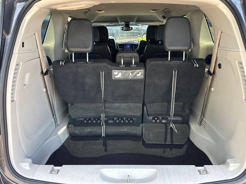 Used 2017 Chrysler Pacifica - photo 6