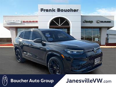 Used 2025 Volkswagen Tiguan - photo 1