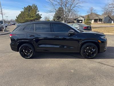 Used 2025 Volkswagen Tiguan - photo 1