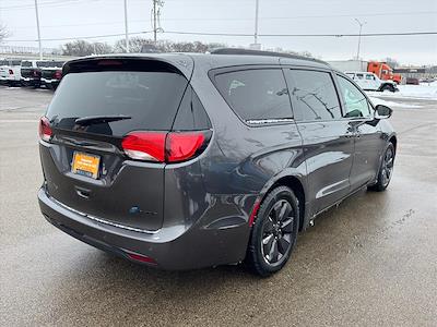 Used 2020 Chrysler Pacifica Limited Minivan for sale #26VL003A - photo 2