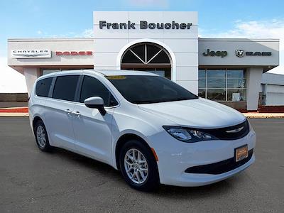 Used 2023 Chrysler Voyager - photo 1
