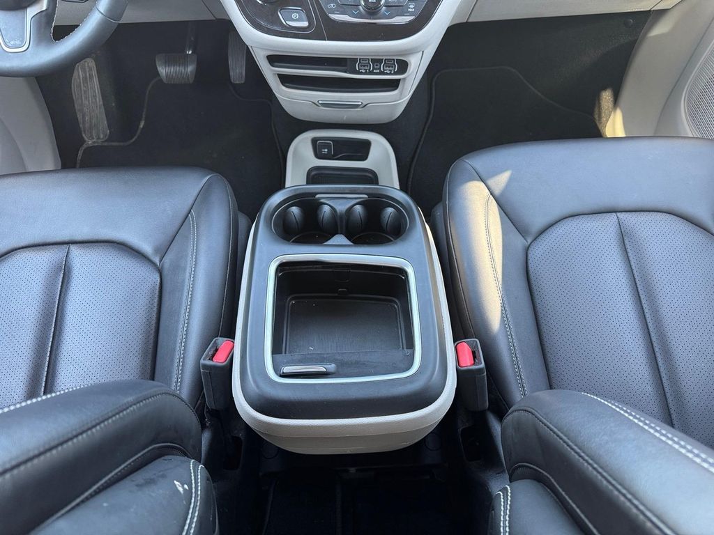 Used 2024 Chrysler Pacifica - photo 18