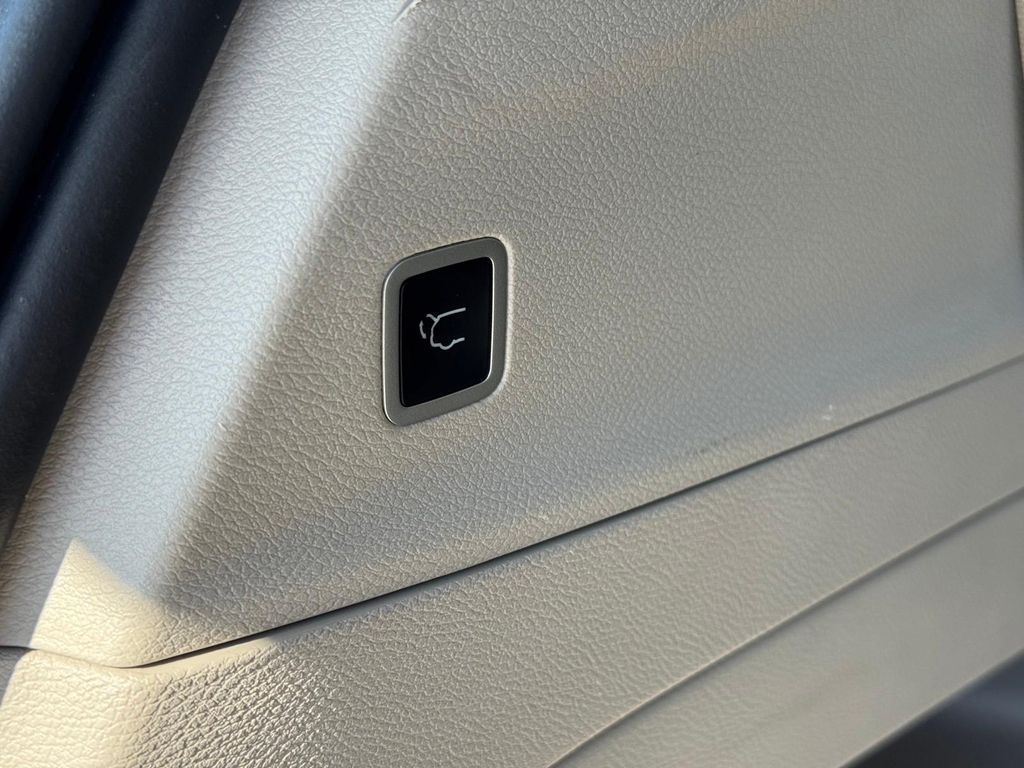 Used 2024 Chrysler Pacifica - photo 8