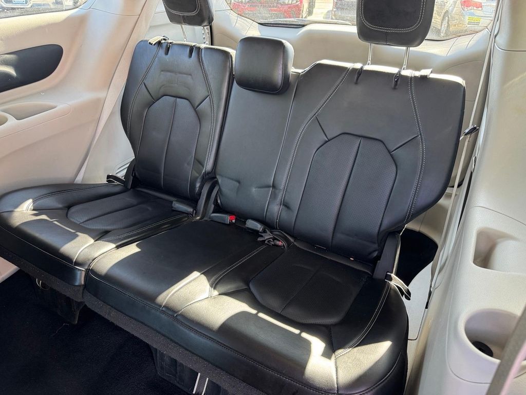 Used 2024 Chrysler Pacifica - photo 11