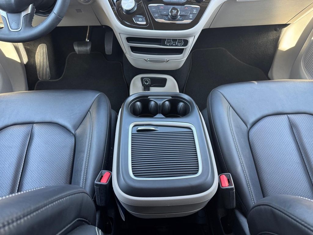 Used 2024 Chrysler Pacifica - photo 18