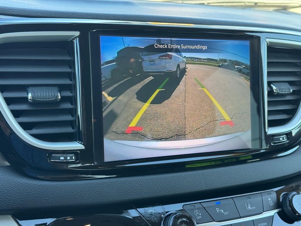 Used 2024 Chrysler Pacifica - photo 24