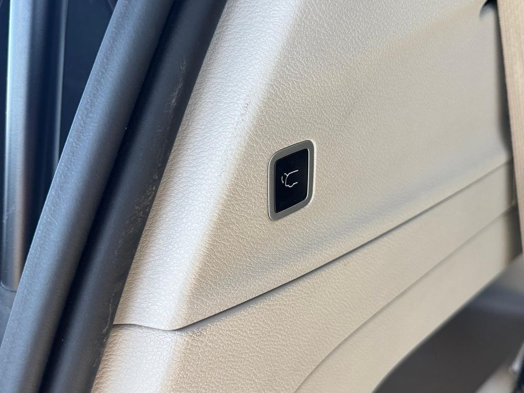 Used 2024 Chrysler Pacifica - photo 8