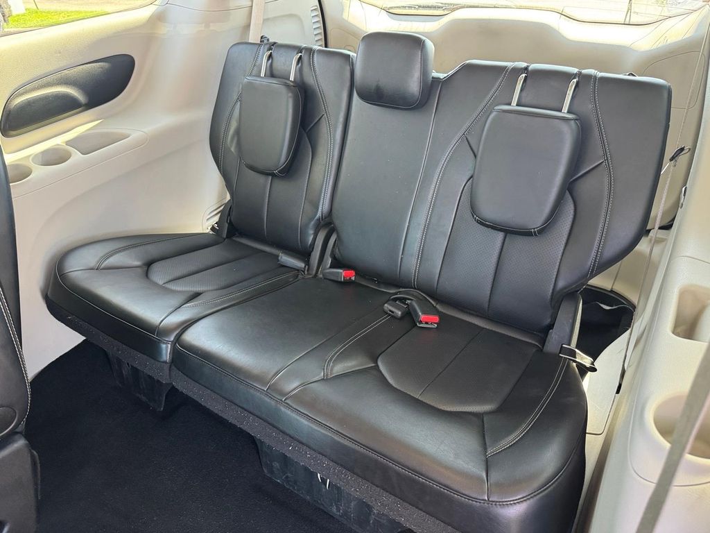 Used 2024 Chrysler Pacifica - photo 11