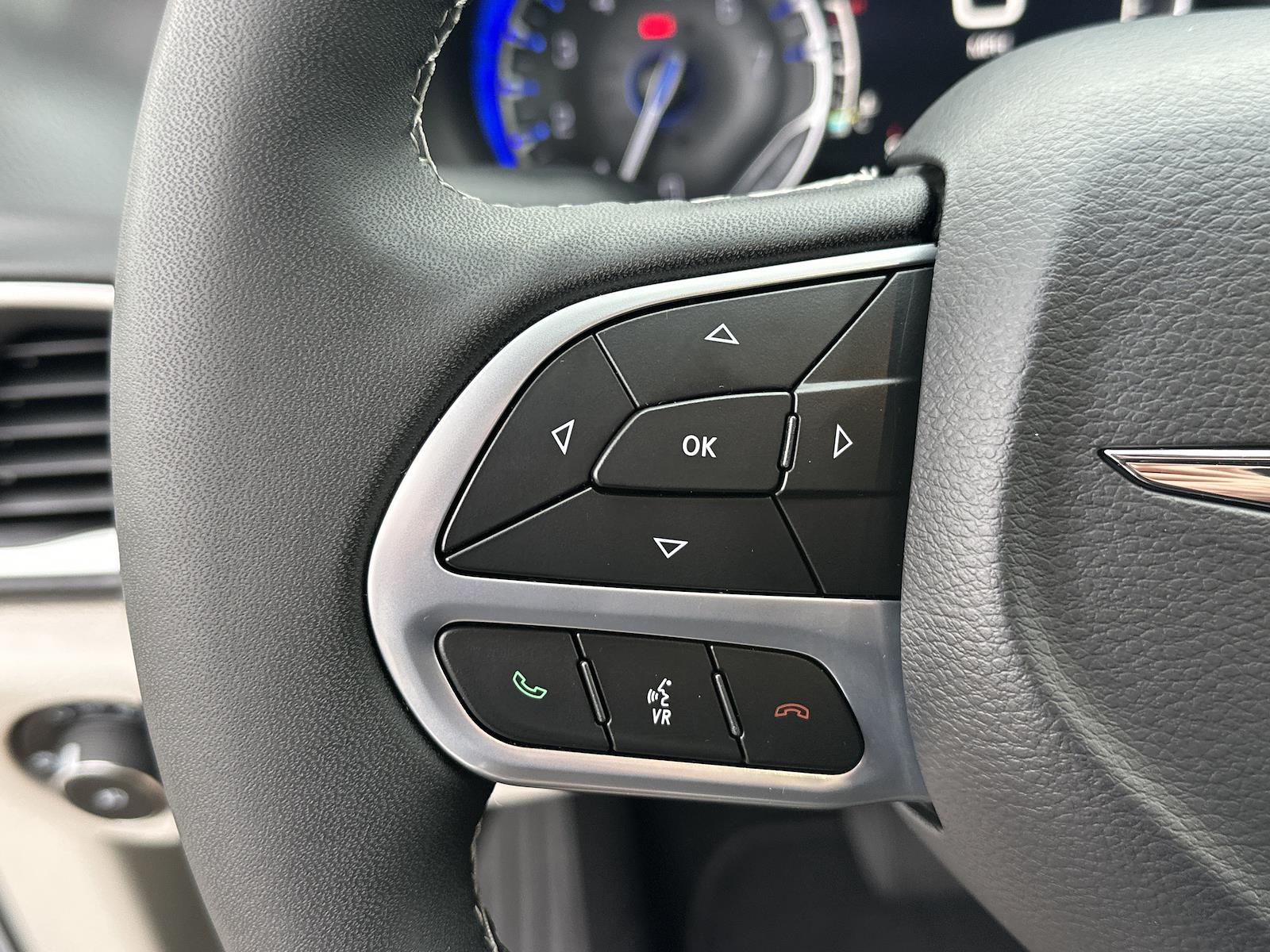 Used 2024 Chrysler Pacifica - photo 18