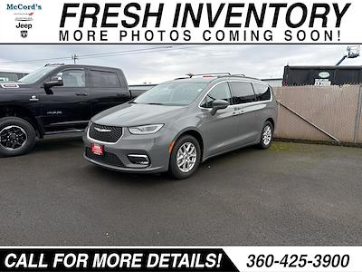 Used 2022 Chrysler Pacifica - photo 1