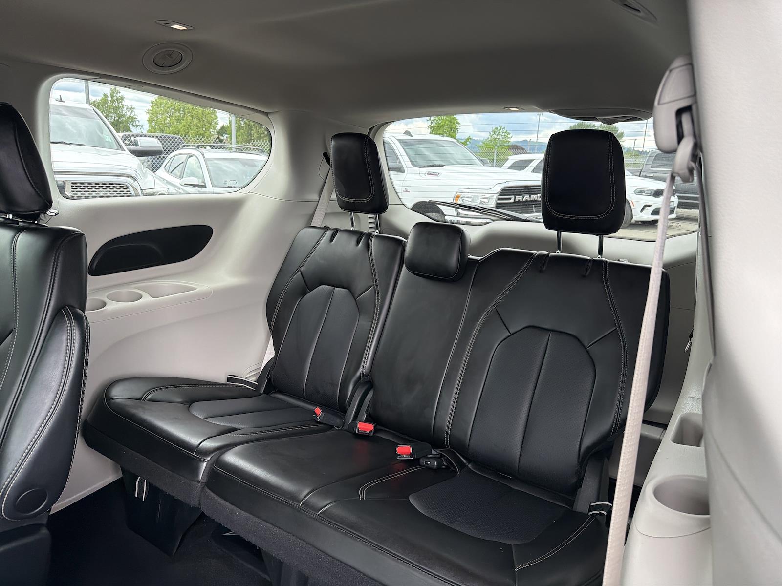 Used 2023 Chrysler Pacifica - photo 14