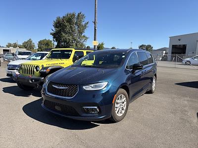 2025 Chrysler Pacifica FWD Minivan for sale #B4758 - photo 1