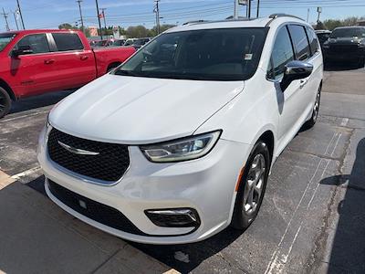 Used 2023 Chrysler Pacifica - photo 1