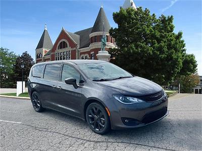 Used 2018 Chrysler Pacifica Touring Plus FWD Minivan for sale #P8693 - photo 1