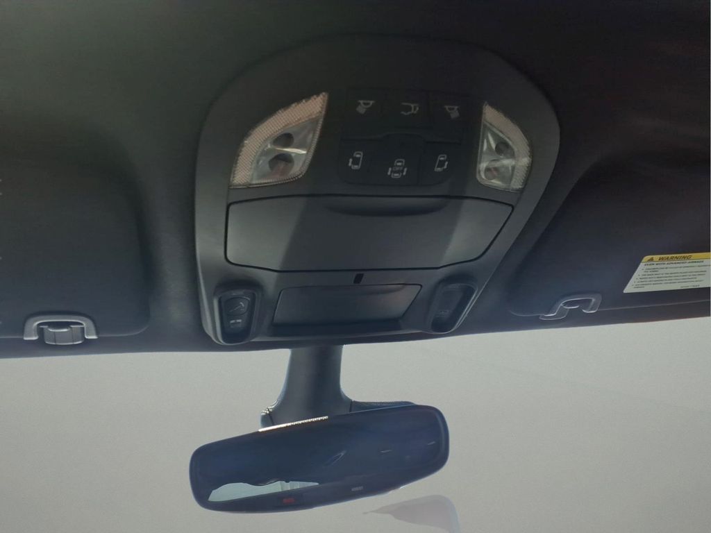 Used 2025 Chrysler Pacifica - photo 26