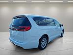 Used 2025 Chrysler Pacifica Select Minivan thumbnail 3