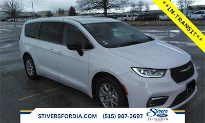 Used 2024 Chrysler Pacifica - photo 1