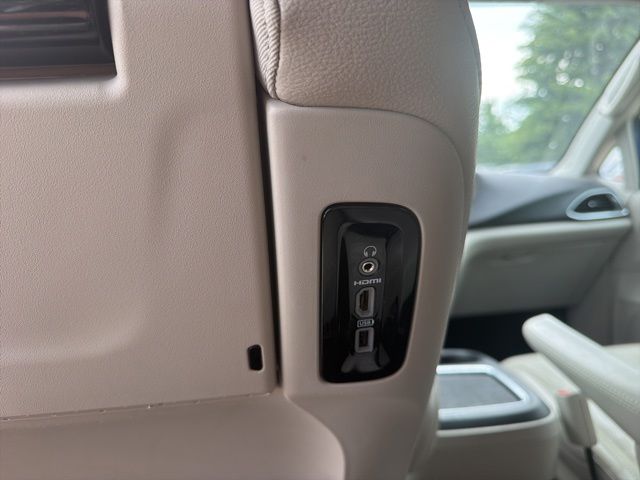 Used 2019 Chrysler Pacifica - photo 20