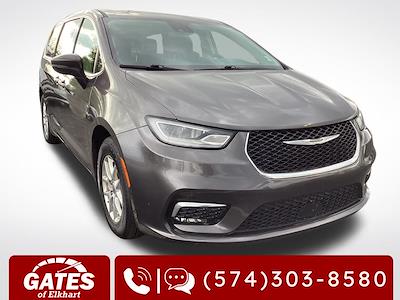 Used 2023 Chrysler Pacifica Touring L Minivan for sale #E5135P - photo 1