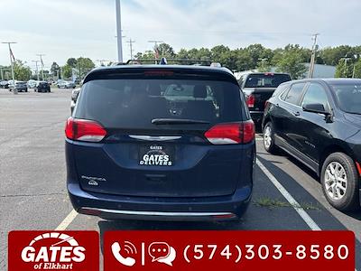 2018 Chrysler Pacifica FWD Minivan for sale #E5257P1 - photo 2