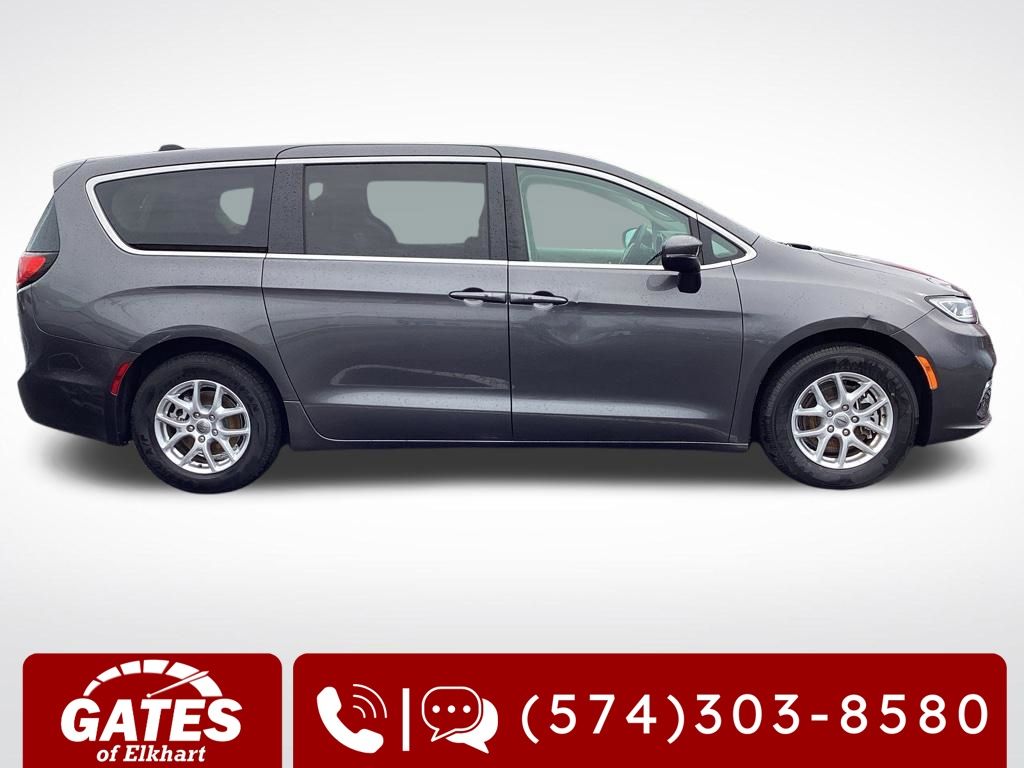 Used 2023 Chrysler Pacifica - photo 12