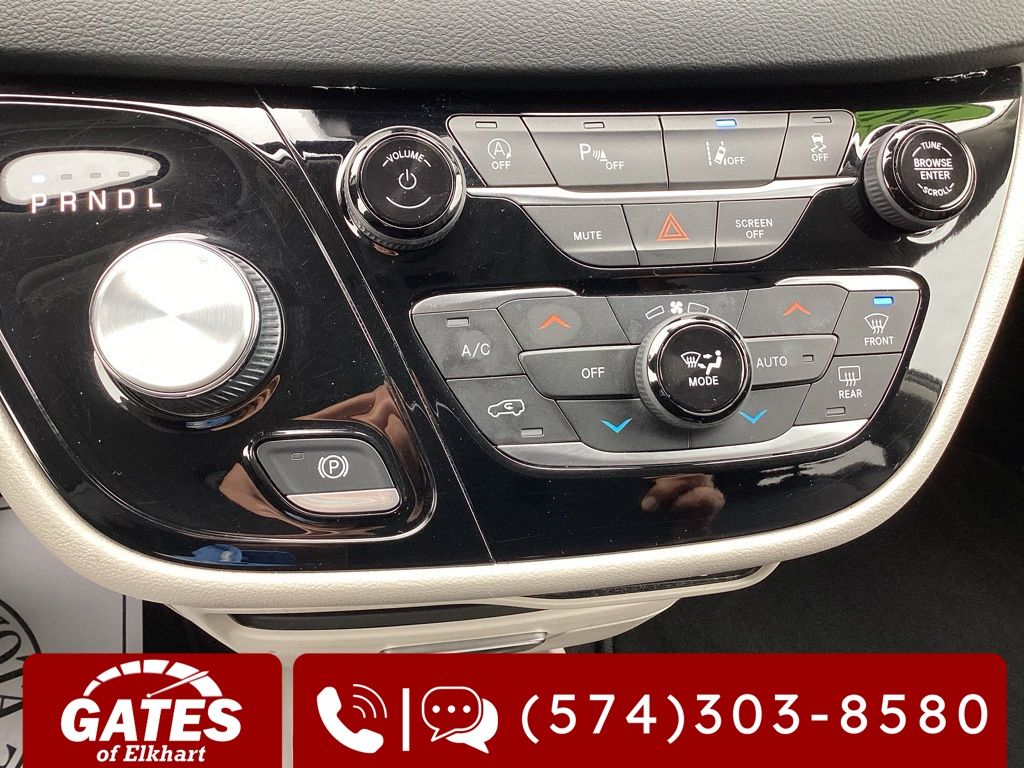 Used 2023 Chrysler Pacifica - photo 24