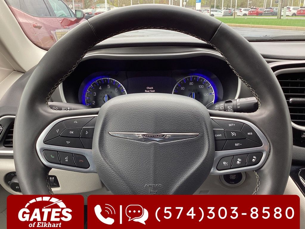 Used 2023 Chrysler Pacifica - photo 33