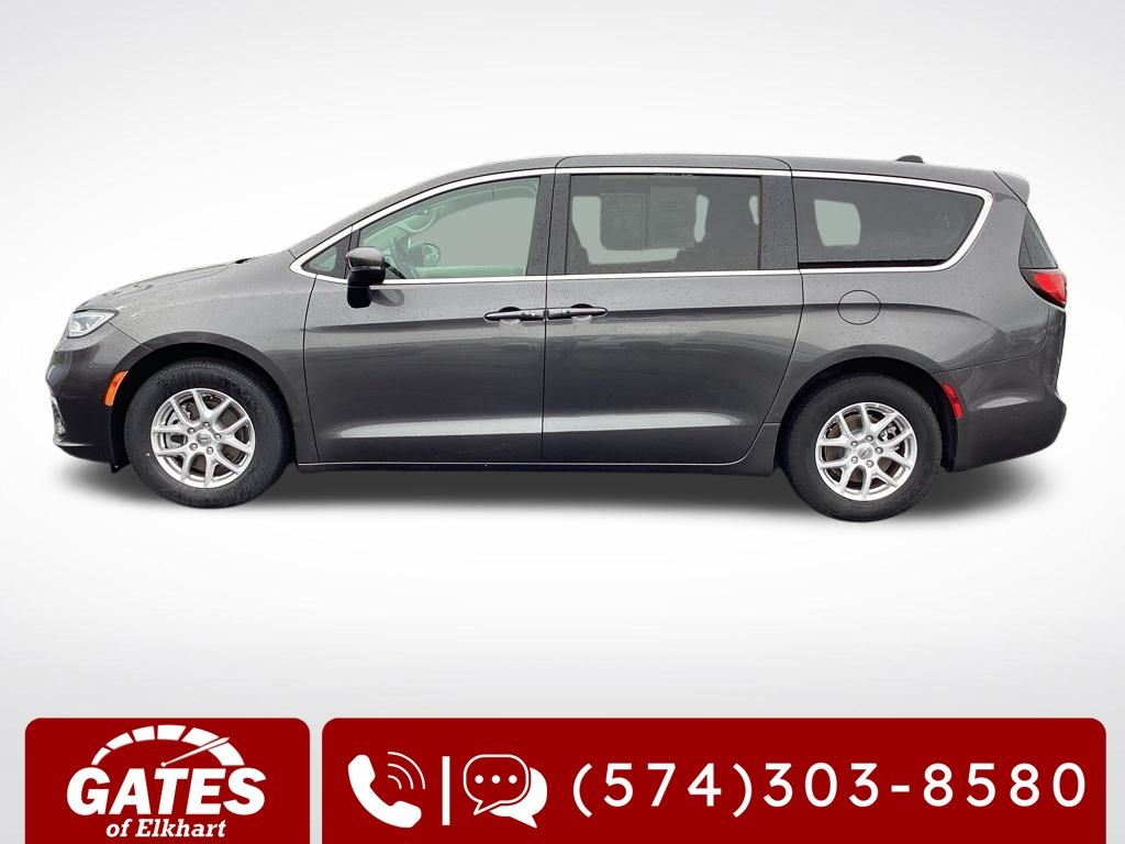 Used 2023 Chrysler Pacifica - photo 8