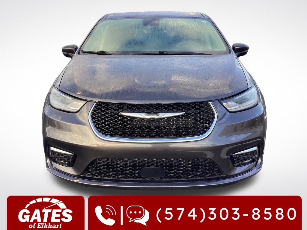 Used 2023 Chrysler Pacifica - photo 2