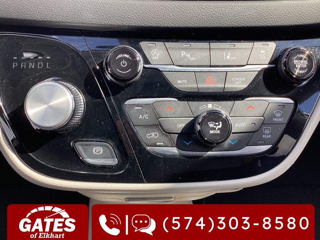 Used 2023 Chrysler Pacifica - photo 23