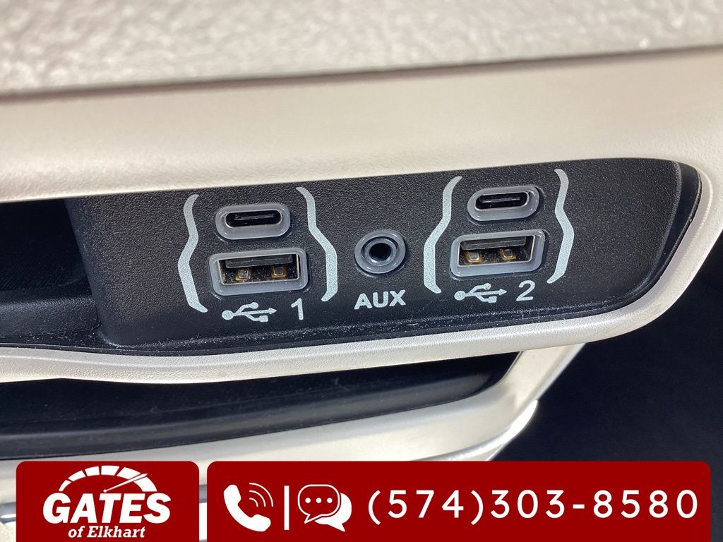 Used 2023 Chrysler Pacifica - photo 24