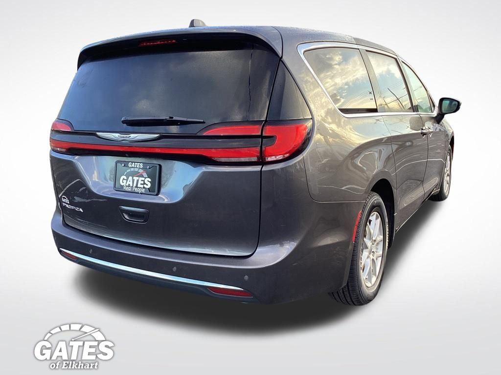 Used 2023 Chrysler Pacifica - photo 11