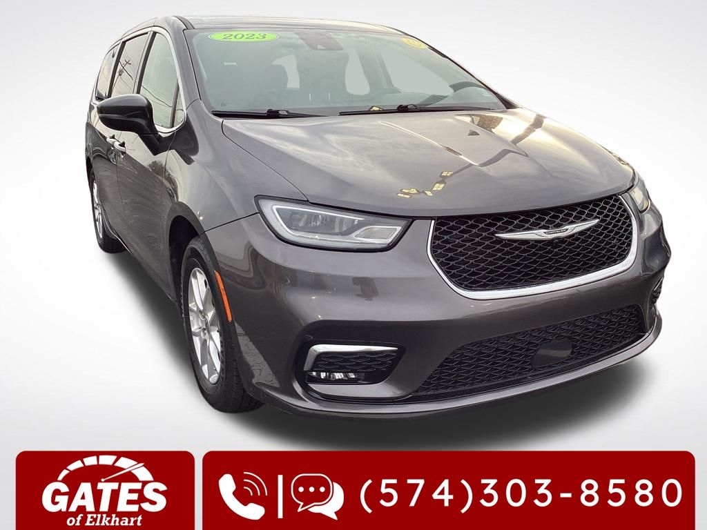 Used 2023 Chrysler Pacifica - photo 1