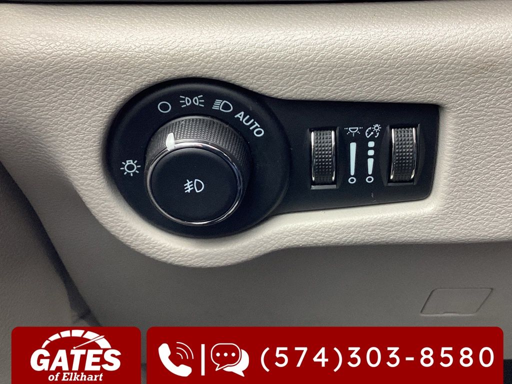 Used 2023 Chrysler Pacifica - photo 29