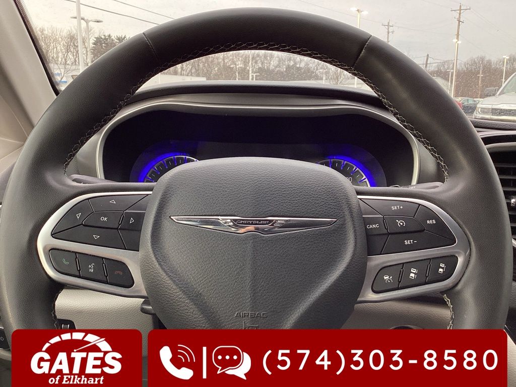 Used 2023 Chrysler Pacifica - photo 32
