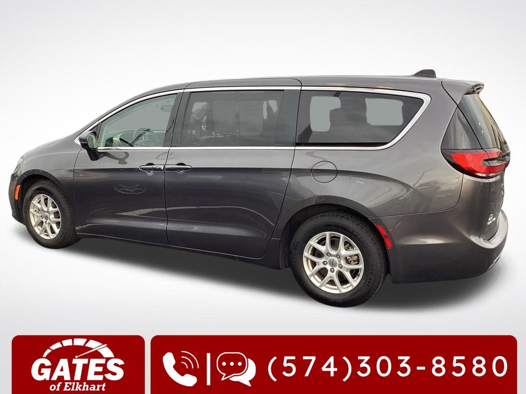 Used 2023 Chrysler Pacifica - photo 8