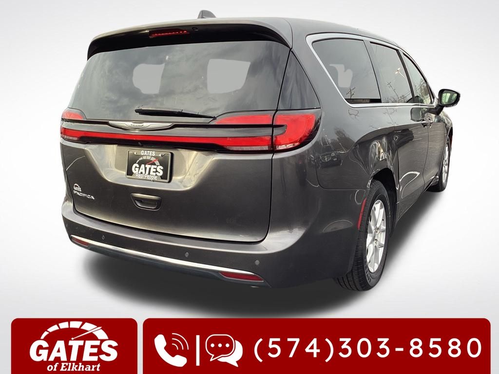 Used 2023 Chrysler Pacifica - photo 10