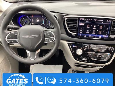 Used 2024 Chrysler Pacifica - photo 1