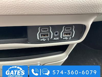 Used 2024 Chrysler Pacifica - photo 1