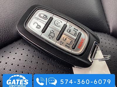 Used 2024 Chrysler Pacifica - photo 1