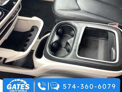 Used 2024 Chrysler Pacifica - photo 1