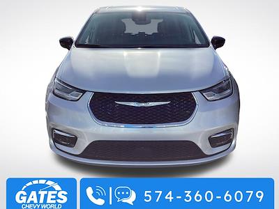 Used 2024 Chrysler Pacifica - photo 1