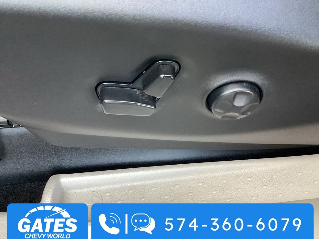Used 2023 Chrysler Pacifica - photo 19