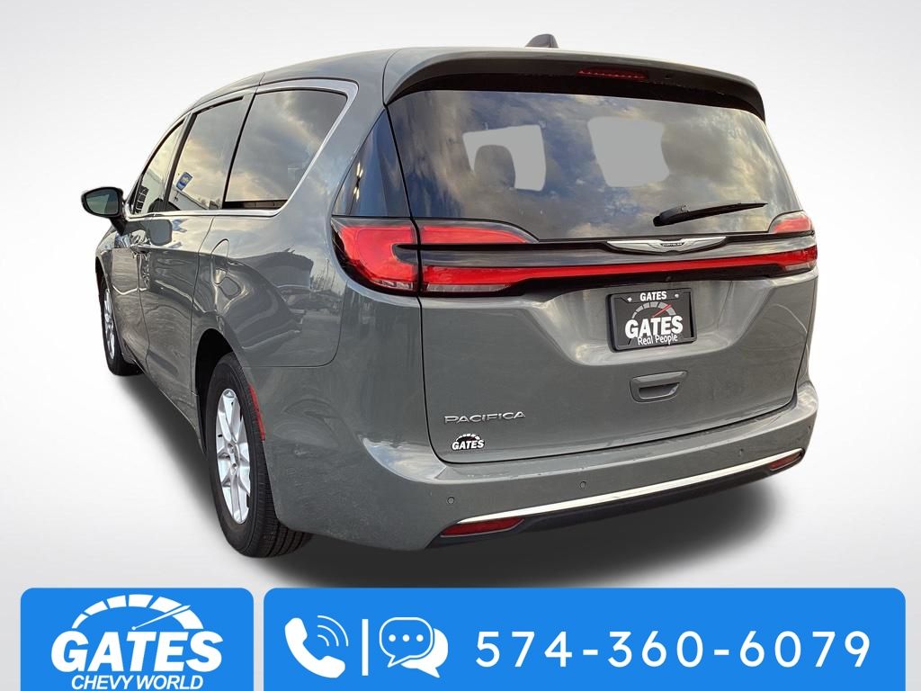 Used 2023 Chrysler Pacifica - photo 9