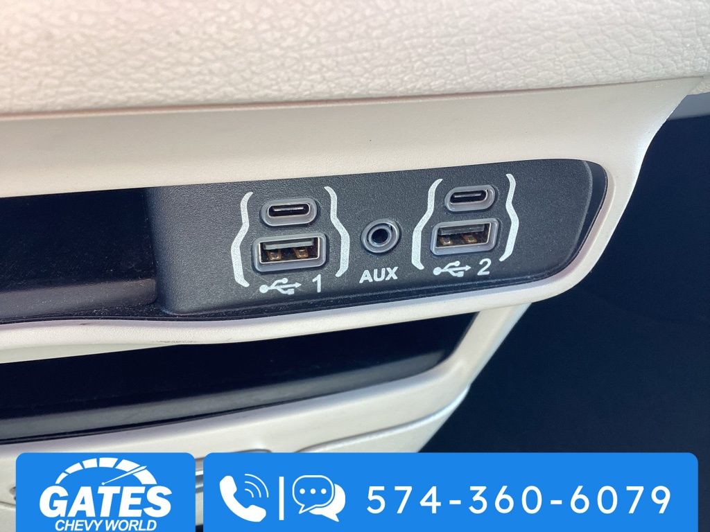 Used 2023 Chrysler Pacifica - photo 24