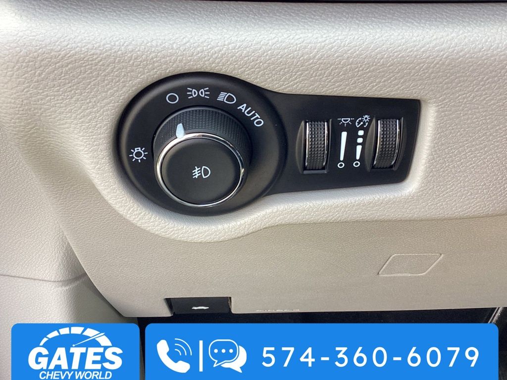 Used 2023 Chrysler Pacifica - photo 30